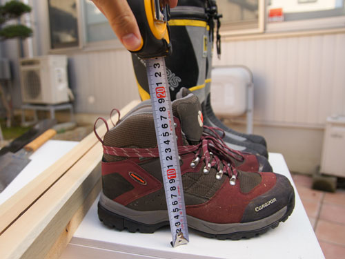 靴の高さを測る